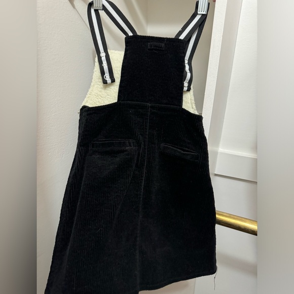 Crew courderoy suspended dress with fleece lining inside. - Picture 2 of 2